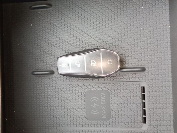 Yuan UP 2025 ADAS 401KM Leading photo 8