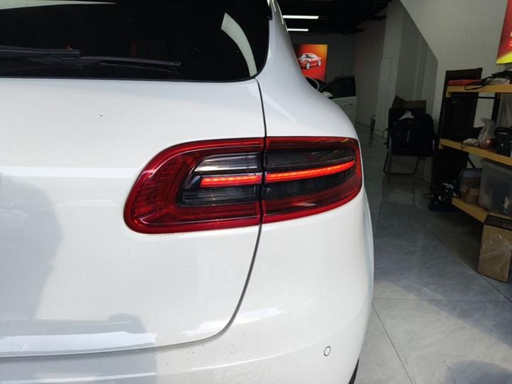 2017 Macan 2.0T photo 7