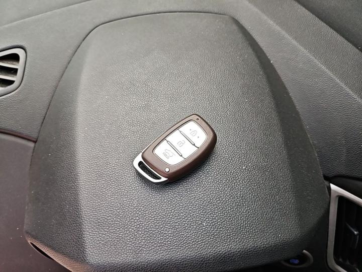 ix25 2017 1.6L AT Smart photo 8