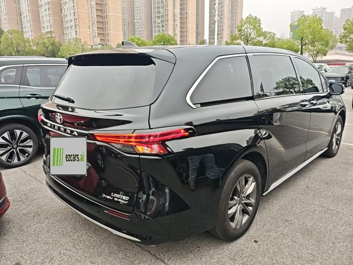 Sienna 2026 2.5L Hybrid AWD Premium photo 4
