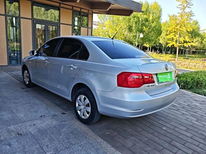 2015 1.6L MT Fashion photo 4