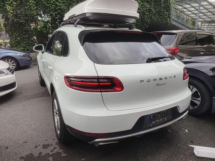 2017 Macan 2.0T photo 4