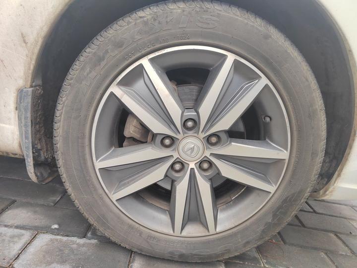 Eado 2016 1.6L MT photo 8