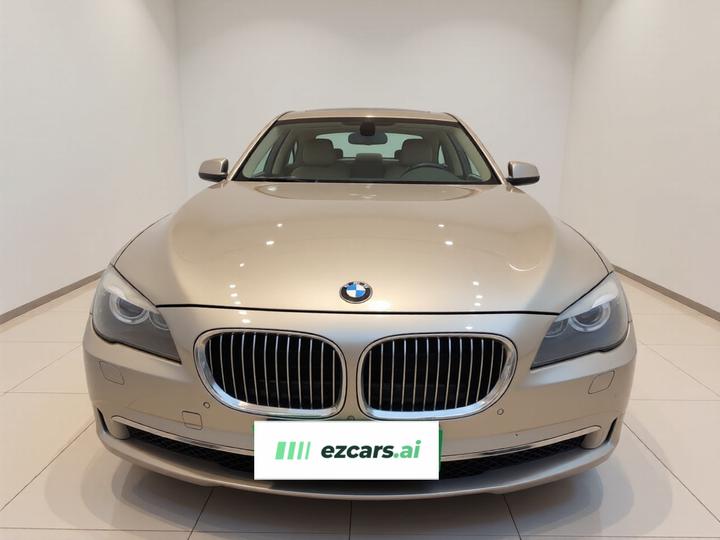 7 Series 2009 740Li Leading photo 2