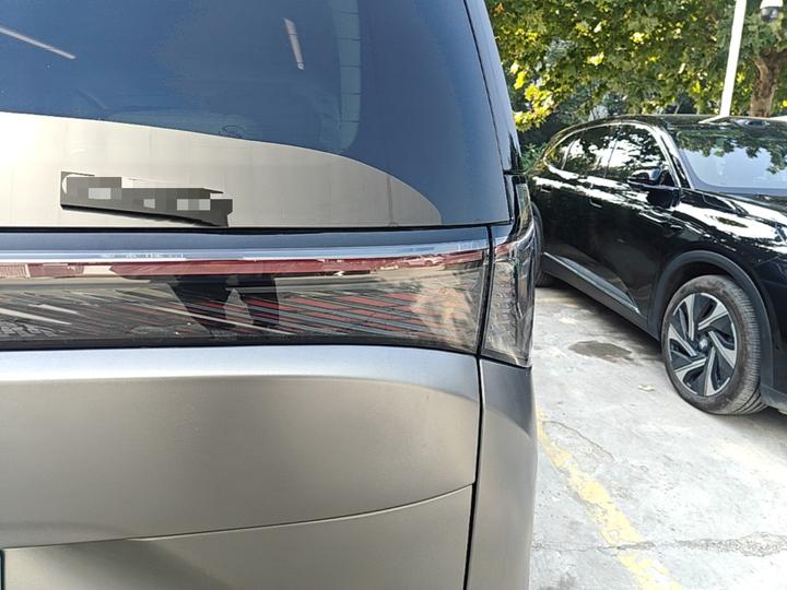 2026 EV photo 7