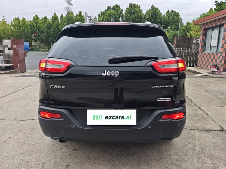 Cherokee 2016 2.0L photo 3