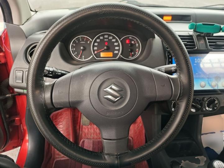 Swift 2014 1.3L MT Standard photo 6