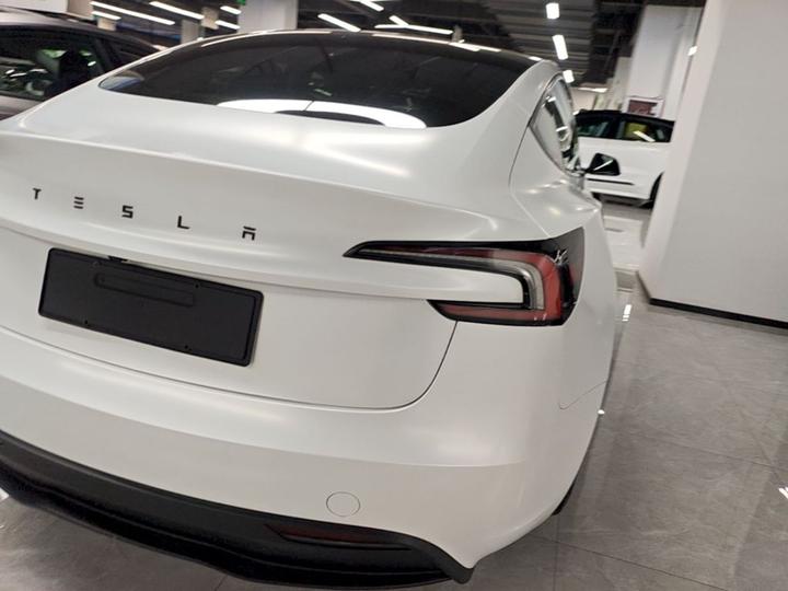 Model 3 2023 RWD photo 7