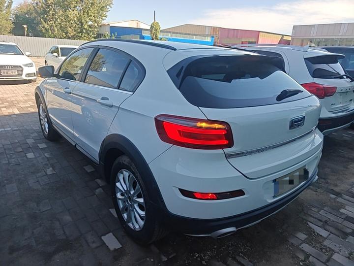 3 2018 SUV 1.6T AT Premium photo 4