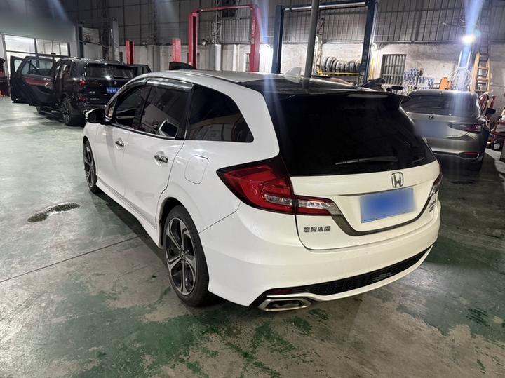 Jade 2017 210TURBO CVT Luxury 5-Seater photo 3