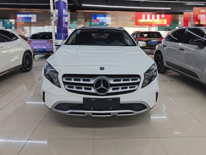 GLA 2017 GLA 200 Dynamic photo 2