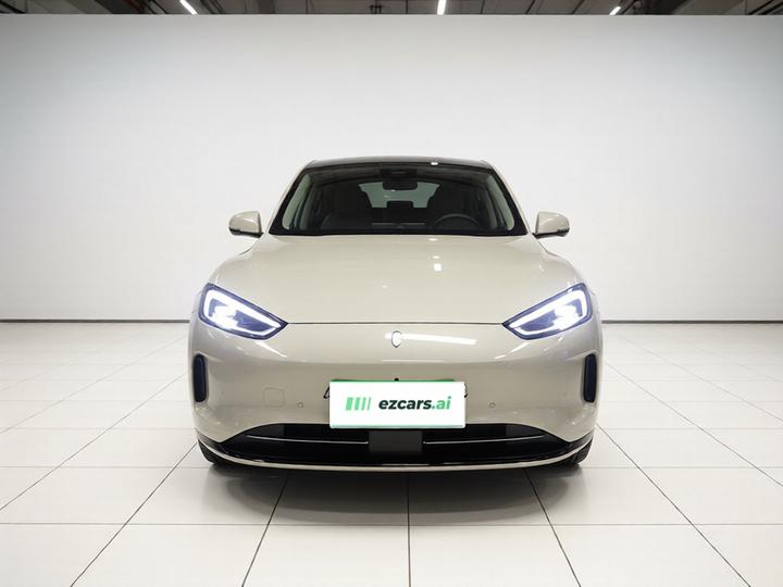 HIMA AITO M5 2022 EV AWD Performance photo 2