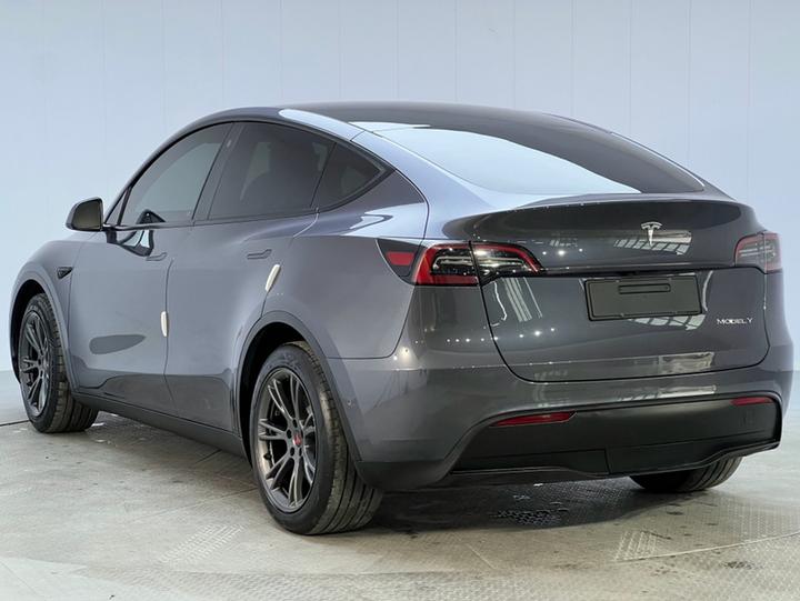 Model Y 2022 Facelift RWD photo 6