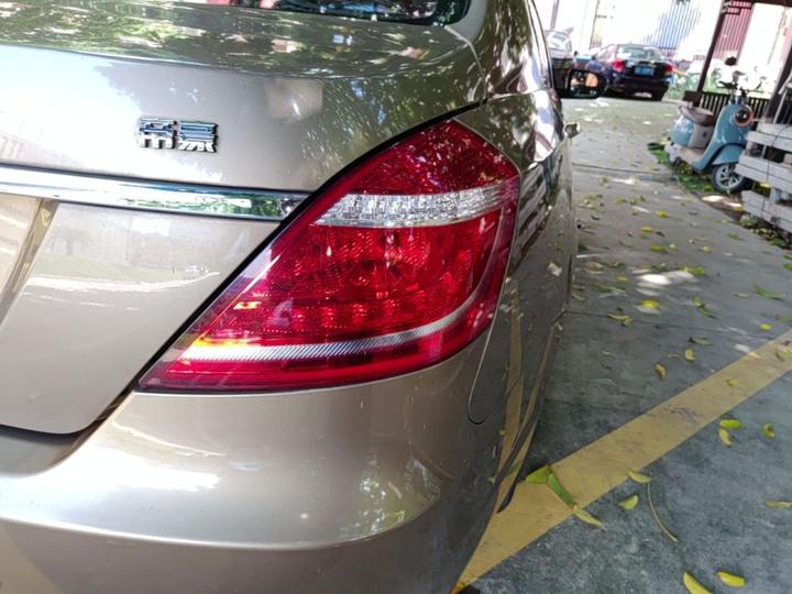 Emgrand 2016 Sedan 1.3T CVT photo 7