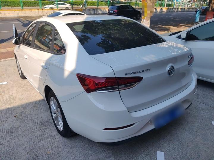Excelle 2021 Facelift Classic 1.5L AT Elite photo 4