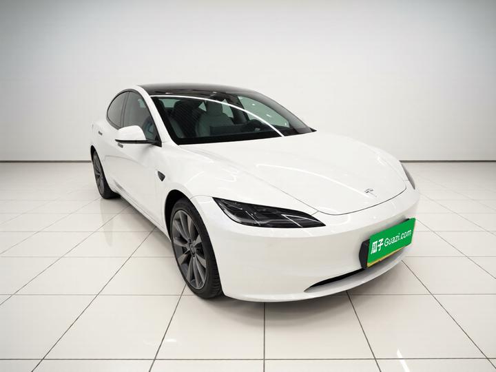 Model 3 2023 Long Range AWD photo 3