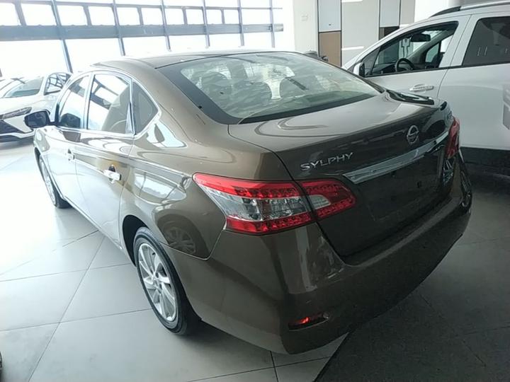 Sylphy 2014 1.6XV CVT Exclusive photo 4