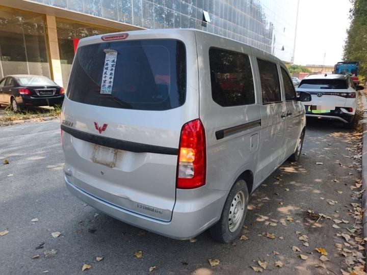 Wuling Hongguang V 2021 1.5L LAR photo 4
