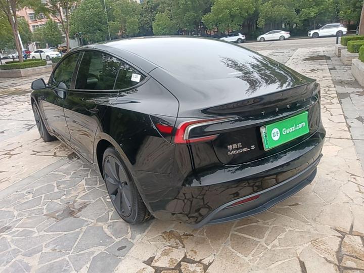 Model 3 2023 RWD photo 4