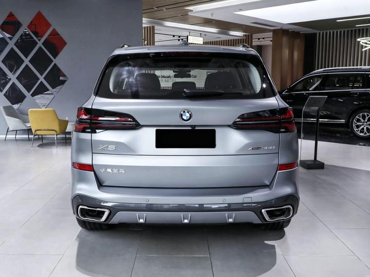 X5 2026 xDrive 40Li M M Sport Night Package photo 4