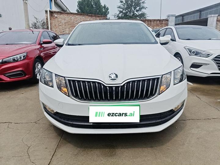Octavia 2022 1.5L AT Comfort photo 2