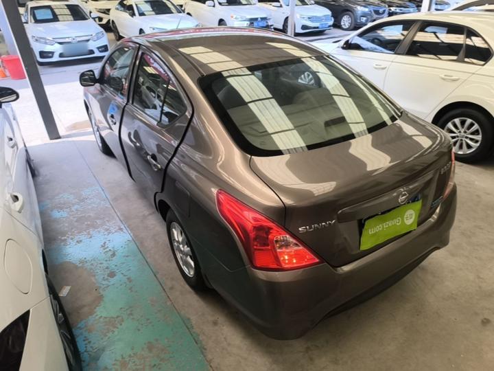 2015 1.5XE CVT Comfort photo 4