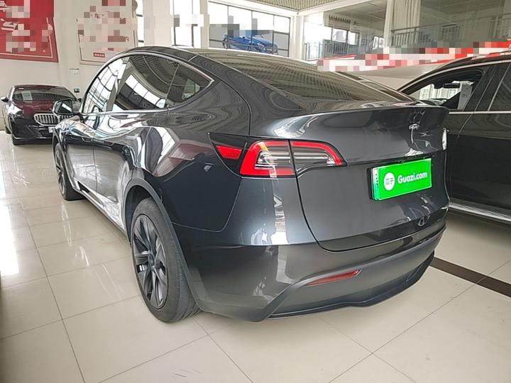 Model Y 2024 RWD photo 4