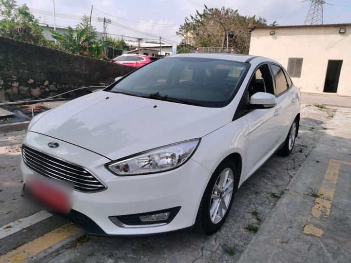 Focus 2015 Sedan EcoBoost 125 AT