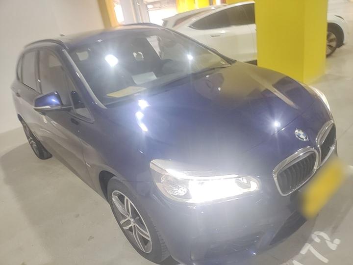 2 Series Wagon 2016 218i Sport Design Package photo 3