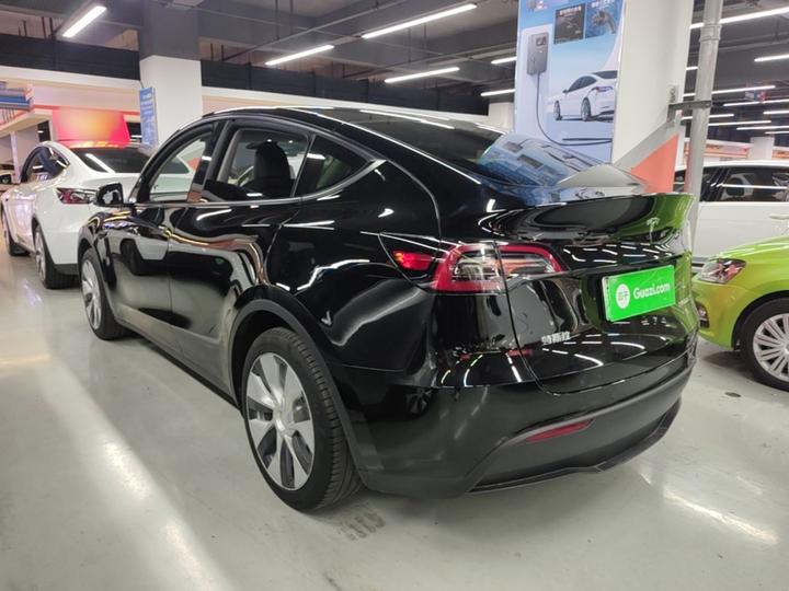 Model Y 2022 RWD photo 4