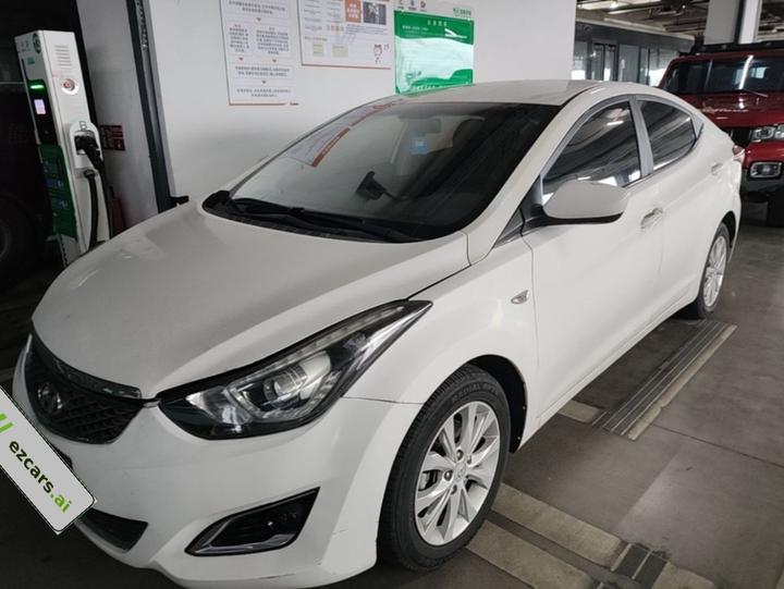 Elantra 2016 1.6L AT Smart