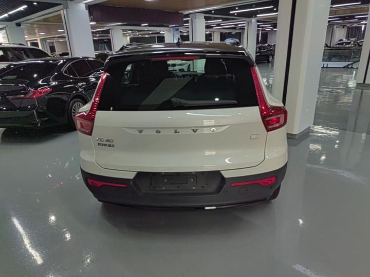 XC40 EV 2021 P8 EV AWD Sport photo 3