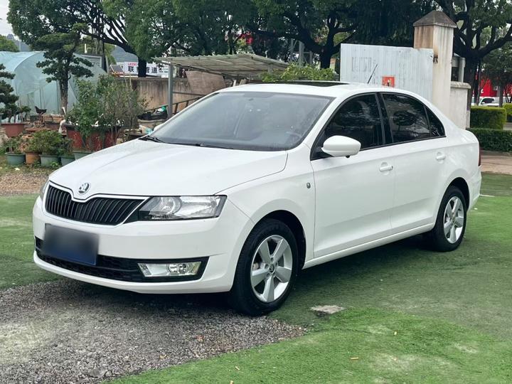 Rapid 2016 1.6L AT