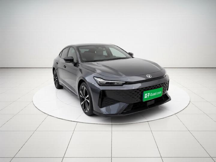 UNI-V 2024 1.5T Premium photo 3
