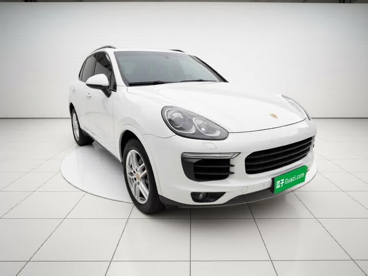 2016 Cayenne Platinum Edition 3.0T photo 3