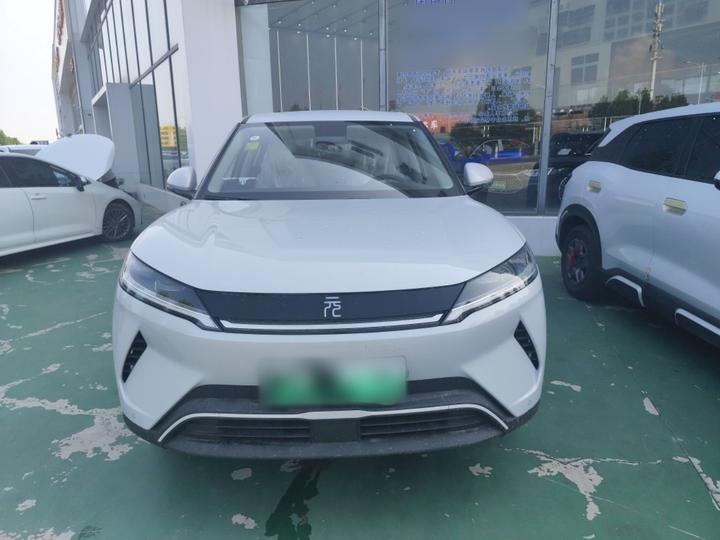 Yuan UP 2025 301KM Pilot photo 2