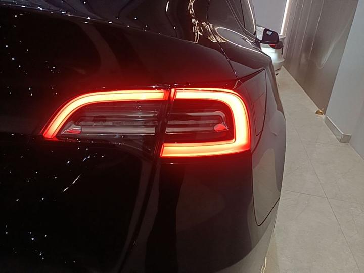 Model Y 2022 Facelift RWD photo 7