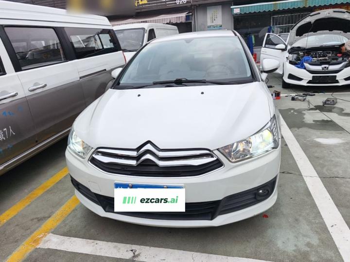 2013 Sedan 1.6L AT photo 2