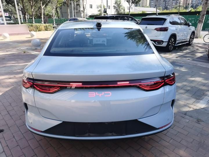 Qin L 2025 EV 545KM Excellence photo 3