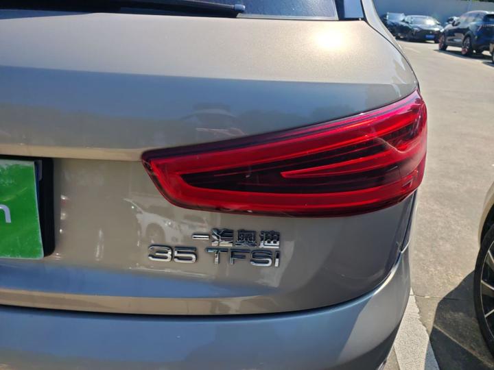 Q3 2015 35 TFSI photo 7