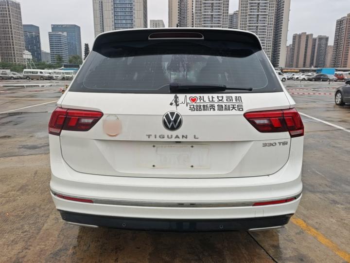 Tiguan L 2021 330TSI AT RWD R-Line photo 3