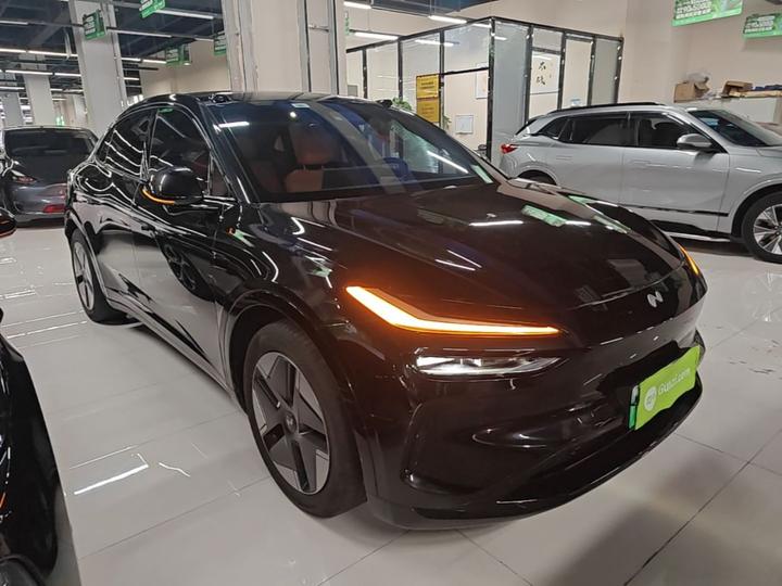 L60 2024 60kWh AWD photo 3