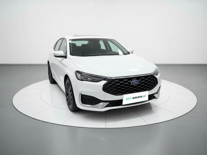 Escort 2021 1.5L AT photo 3