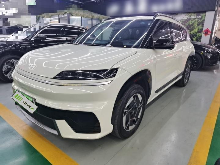 EO 2025 RWD TECH 64.2kWh