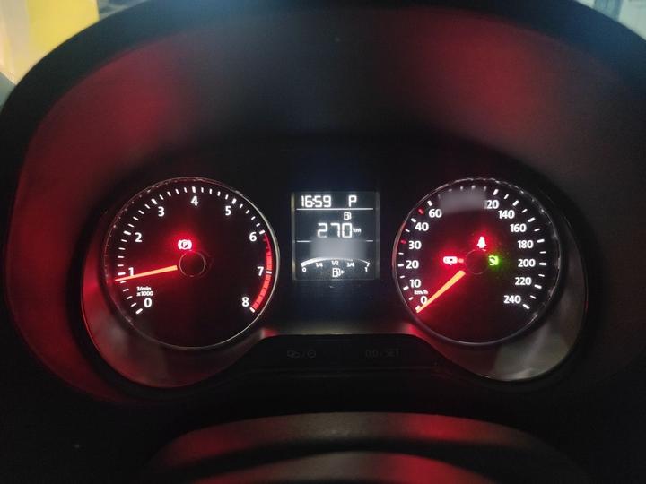 Polo 2016 1.6L AT Comfort photo 4