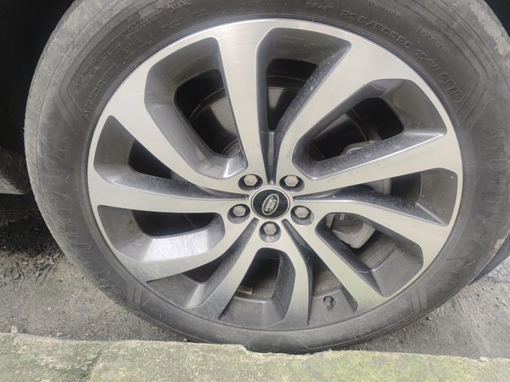 Discovery Sport 2024 Performance Tech photo 8
