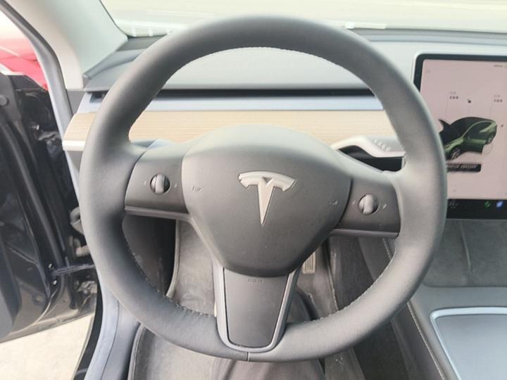 Model Y 2022 RWD photo 6
