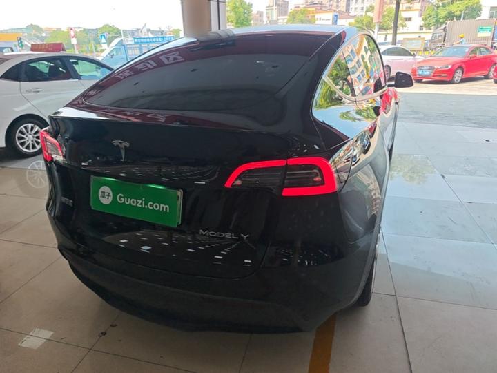 Model Y 2022 Facelift RWD photo 4