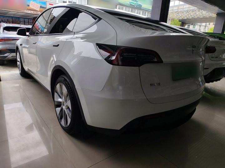 Model Y 2022 RWD photo 4