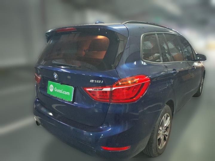 2 Series Wagon 2015 218i Leading photo 6